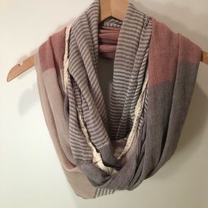 Patterned infinity scarf with lace trim